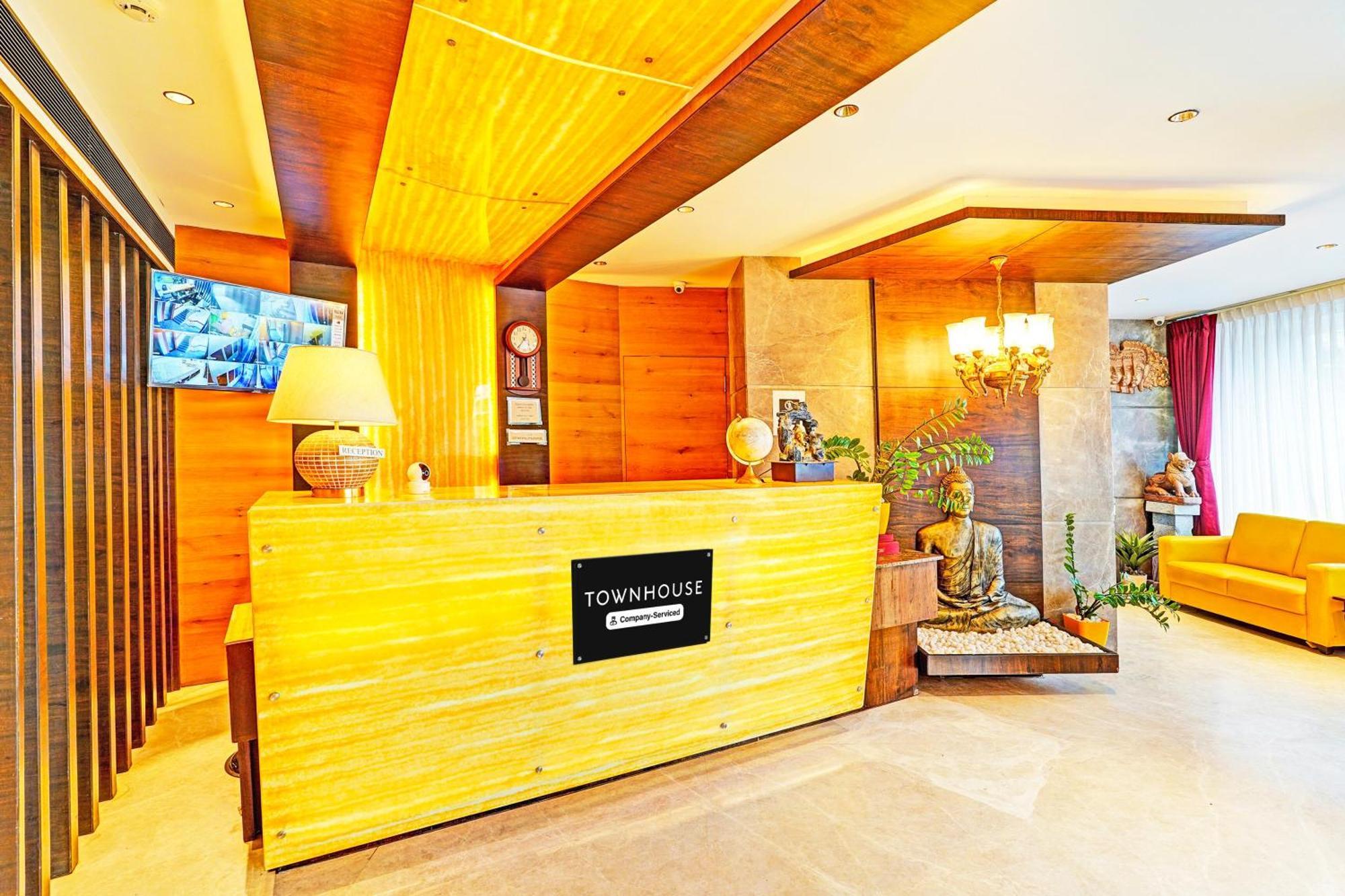 Super Townhouse Indiranagar Hotel Bangalore Buitenkant foto