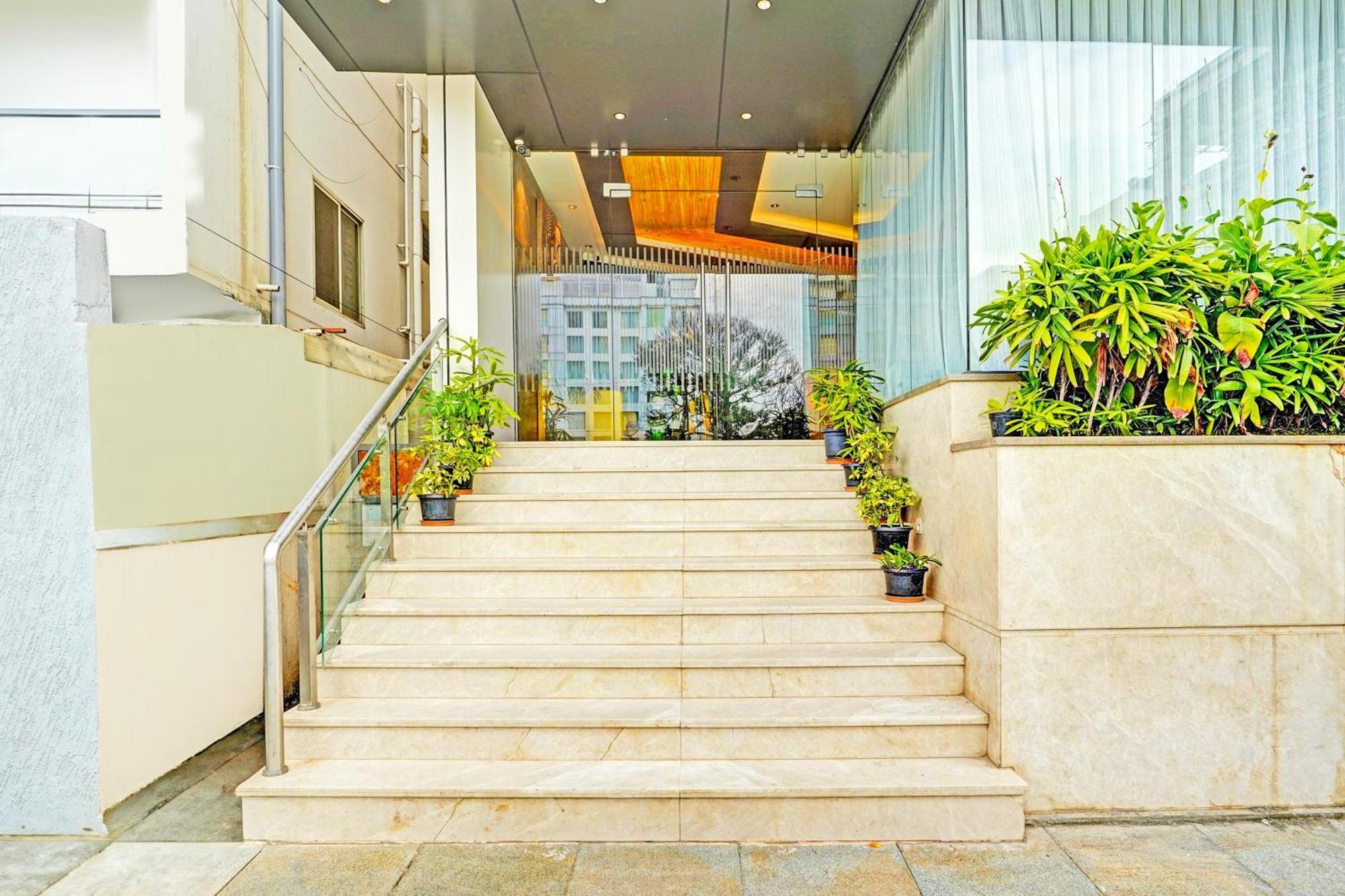 Super Townhouse Indiranagar Hotel Bangalore Buitenkant foto