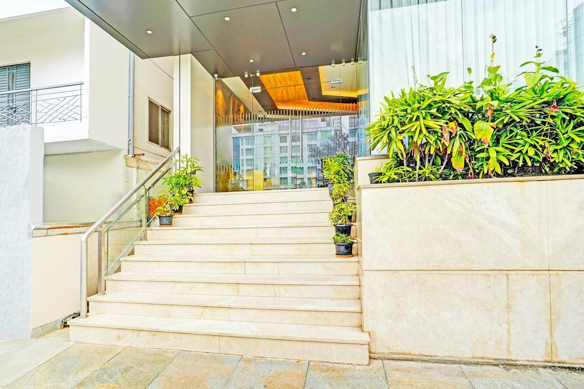 Super Townhouse Indiranagar Hotel Bangalore Buitenkant foto