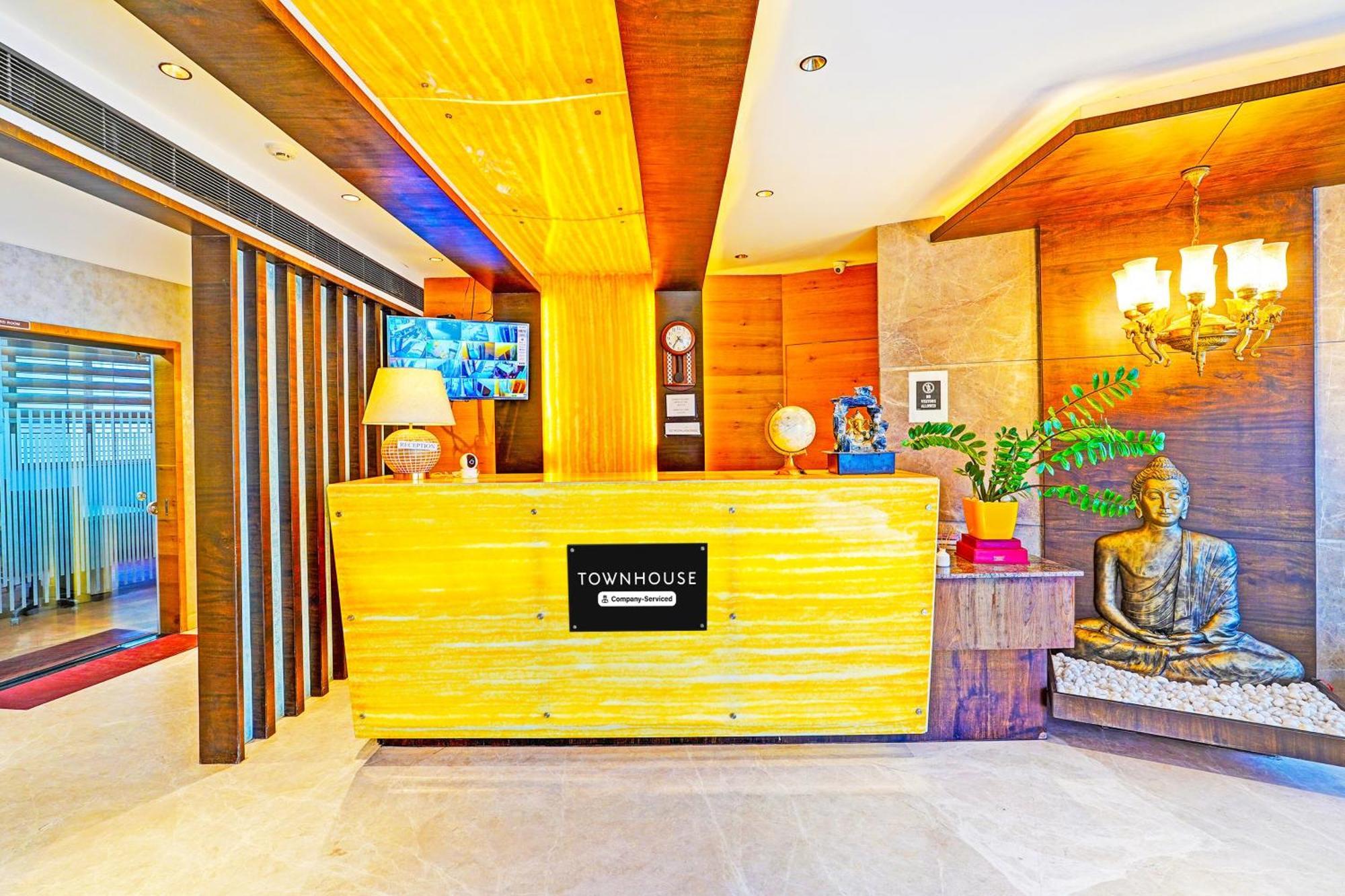 Super Townhouse Indiranagar Hotel Bangalore Buitenkant foto